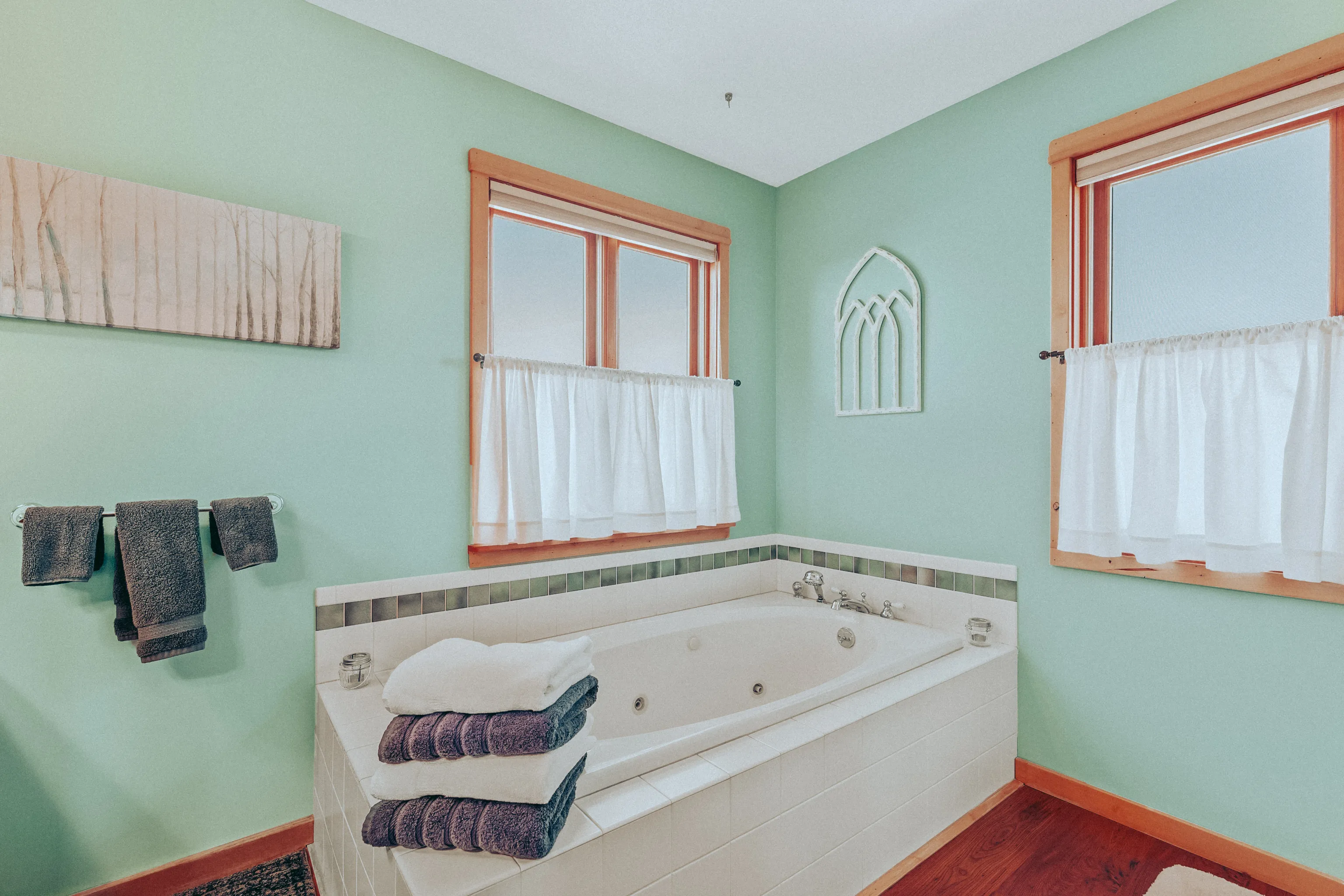Bathroom with a hydro-massage bath